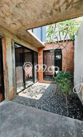 Ready to Use! Luxury House LT 177m2 Desain Modern di Pondok Ranji Ready to Use! Luxury House LT 177m2 Desain Modern di Pondok Ranji
