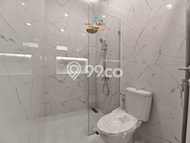 Rumah Mewah Siap Huni LT 121m2 di BSD, Tangerang Selatan Rumah Mewah Siap Huni LT 121m2 di BSD, Tangerang Selatan