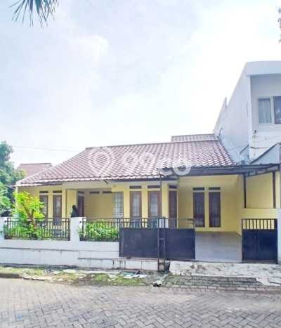 Rumah sewa siap pakai 4 Kamar Tidur di Bintaro, Tangerang Selatan Rumah sewa siap pakai 4 Kamar Tidur di Bintaro, Tangerang Selatan