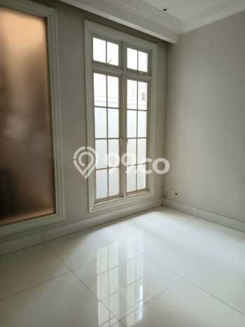 Hunian Elit LB 220m2 Siap Pakai Desain Elegan di Pondok Indah, Jakarta Selatan Hunian Elit LB 220m2 Siap Pakai Desain Elegan di Pondok Indah, Jakarta Selatan