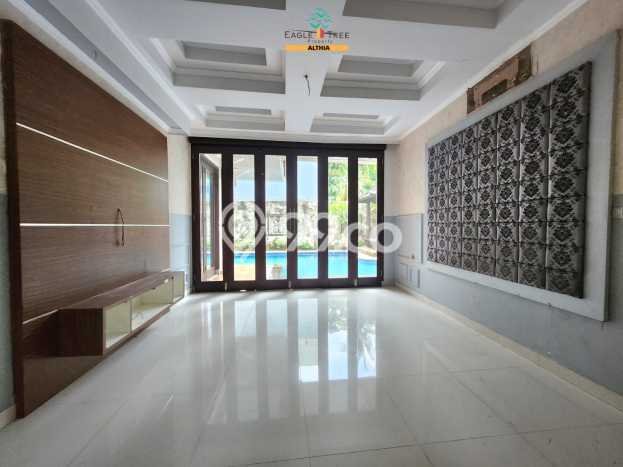 Ready to Use! Luxury House LT 456m2 Desain Elegan di Bintaro Ready to Use! Luxury House LT 456m2 Desain Elegan di Bintaro