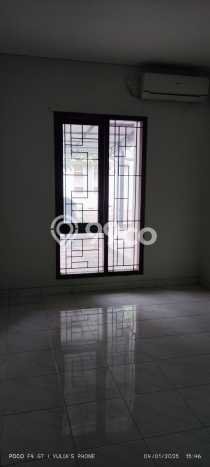Dijual Hunian Rumah Terawat 4 KT di Cibubur, Depok Dijual Hunian Rumah Terawat 4 KT di Cibubur, Depok