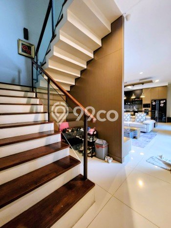 Hunian Mewah Siap Huni LT 360m2 di Cilandak, Jakarta Selatan Hunian Mewah Siap Huni LT 360m2 di Cilandak, Jakarta Selatan