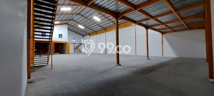 Unit Gudang Paling Strategis di Tampan Pekanbaru dengan LB 1134m2 Unit Gudang Paling Strategis di Tampan Pekanbaru dengan LB 1134m2