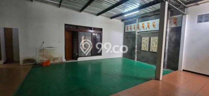 Disewakan Rumah Harga Terjangkau di Pleburan Semarang dengan 6 Kamar Tidur Disewakan Rumah Harga Terjangkau di Pleburan Semarang dengan 6 Kamar Tidur