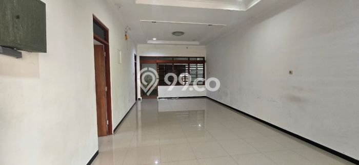 Disewakan Rumah Harga Terjangkau di Pleburan Semarang dengan 6 Kamar Tidur Disewakan Rumah Harga Terjangkau di Pleburan Semarang dengan 6 Kamar Tidur