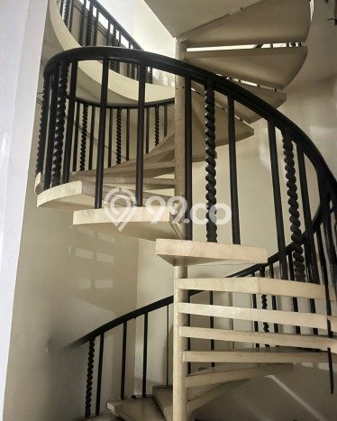 Siap Huni Rumah Mewah 4 Kamar di Dr Cipto Mangunkusomo Dekat ke Mana Saja Siap Huni Rumah Mewah 4 Kamar di Dr Cipto Mangunkusomo Dekat ke Mana Saja