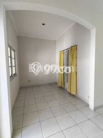 Bisa KPR! Rumah Asri di Graha Padma, LT 153m² LB 90m² Bisa KPR! Rumah Asri di Graha Padma, LT 153m² LB 90m²