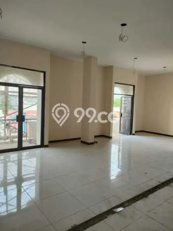 Ruko Kawasan Bisnis di Pemuda, Luas 300m², Jalan Utama Ruko Kawasan Bisnis di Pemuda, Luas 300m², Jalan Utama