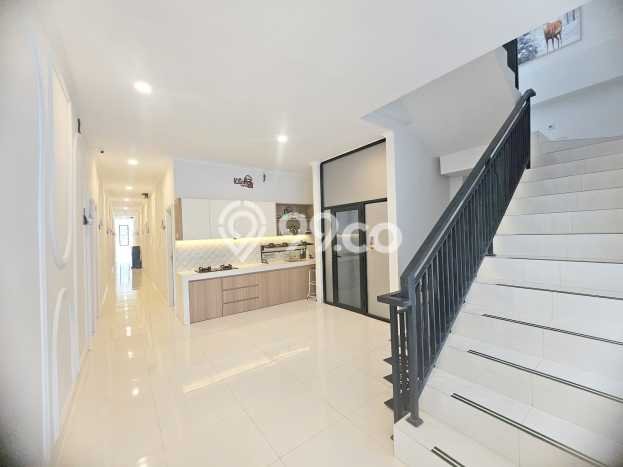 Unit Kost Dijual di Indraprasta dengan 32 Kamar Area Strategis Unit Kost Dijual di Indraprasta dengan 32 Kamar Area Strategis