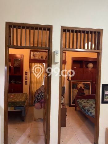Ready to Use! Luxury House LT 312m2 Desain Elegan di Ngesrep Ready to Use! Luxury House LT 312m2 Desain Elegan di Ngesrep