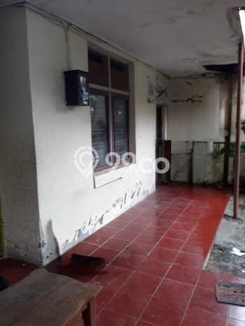 Rumah Mewah LB 176m2 Siap Huni Desain Elegan di Pleburan, Semarang Rumah Mewah LB 176m2 Siap Huni Desain Elegan di Pleburan, Semarang