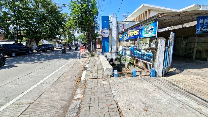 Gudang Disewa di Semarang dengan LB 135m2 Area Komersial Ramai Gudang Disewa di Semarang dengan LB 135m2 Area Komersial Ramai