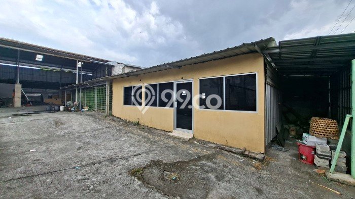 AREA KOMERSIAL! Gudang For Rent Kawasan Semarang Utara, Luas 200m², Area Utama, Ready Usaha AREA KOMERSIAL! Gudang For Rent Kawasan Semarang Utara, Luas 200m², Area Utama, Ready Usaha