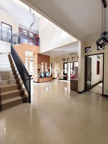 Disewakan Rumah Murah di Tanjung Barat Jakarta Selatan dengan 4 KT Disewakan Rumah Murah di Tanjung Barat Jakarta Selatan dengan 4 KT