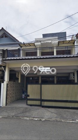 Rumah Elit Modern Tanpa Renovasi di Pondok Indah Jakarta Selatan Rumah Elit Modern Tanpa Renovasi di Pondok Indah Jakarta Selatan