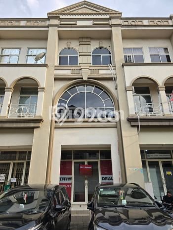 Ruko Area Strategis di Bekasi Kota, Luas 112m², Jalan Utama Ruko Area Strategis di Bekasi Kota, Luas 112m², Jalan Utama