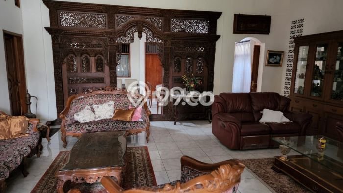 Siap Huni Rumah Mewah 4 Kamar di Kebayoran Lama Dekat ke Mana Pun Siap Huni Rumah Mewah 4 Kamar di Kebayoran Lama Dekat ke Mana Pun