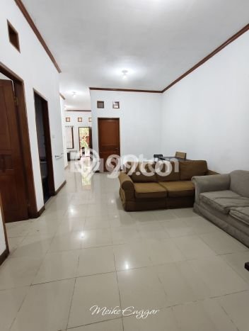 Rumah Nyaman area Margonda, 3 KT, Lingkungan Tenang, Luas 144m² Bangunan 126m² Rumah Nyaman area Margonda, 3 KT, Lingkungan Tenang, Luas 144m² Bangunan 126m²