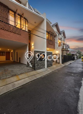 Dijual Rumah Mewah Elegan Dengan View Cantik di Cipinang, Jakarta Timur Dijual Rumah Mewah Elegan Dengan View Cantik di Cipinang, Jakarta Timur