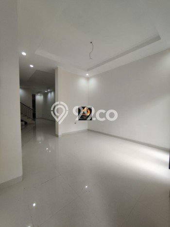 Rumah Elit LB 270m2 Siap Huni Desain Elegan di Pondok Kelapa, Jakarta Timur Rumah Elit LB 270m2 Siap Huni Desain Elegan di Pondok Kelapa, Jakarta Timur