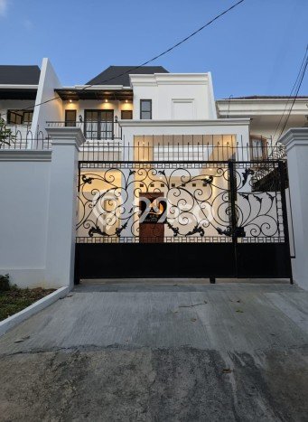 For Sale Rumah Mewah Exclusive di Duren Sawit, Jakarta Timur For Sale Rumah Mewah Exclusive di Duren Sawit, Jakarta Timur