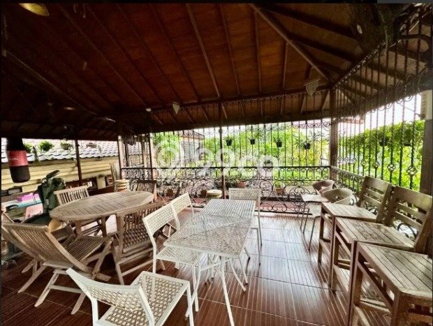 Siap Huni Rumah Mewah 11 Kamar di Pancoran Dekat ke Mana Pun Siap Huni Rumah Mewah 11 Kamar di Pancoran Dekat ke Mana Pun