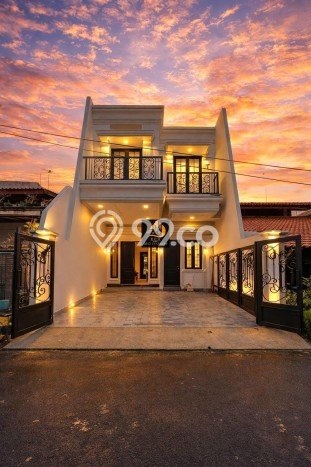Dijual Rumah Luas Elegan Dengan View Eksklusif di Rawamangun, Jakarta Timur Dijual Rumah Luas Elegan Dengan View Eksklusif di Rawamangun, Jakarta Timur