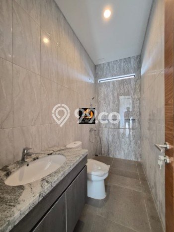 Hot Offer Hunian Mewah Ideal dan Luas di Duren Sawit, Jakarta Timur Hot Offer Hunian Mewah Ideal dan Luas di Duren Sawit, Jakarta Timur