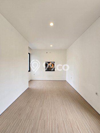 For Sale Rumah Mewah Exclusive di Duren Sawit, Jakarta Timur For Sale Rumah Mewah Exclusive di Duren Sawit, Jakarta Timur