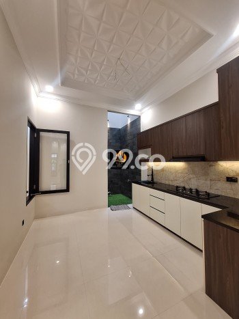 Rumah Elit Modern Tanpa Renovasi di Pondok Bambu Jakarta Timur Rumah Elit Modern Tanpa Renovasi di Pondok Bambu Jakarta Timur