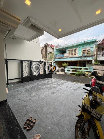 Dijual Rumah Luas Elegan Dengan View Eksklusif di Rawamangun, Jakarta Timur Dijual Rumah Luas Elegan Dengan View Eksklusif di Rawamangun, Jakarta Timur