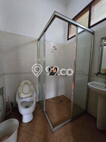 Hunian Elit LB 220m2 Siap Huni Desain Elegan di Pondok Kelapa, Jakarta Timur Hunian Elit LB 220m2 Siap Huni Desain Elegan di Pondok Kelapa, Jakarta Timur