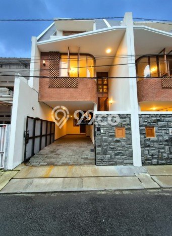 Dijual Rumah Mewah Elegan Dengan View Cantik di Cipinang, Jakarta Timur Dijual Rumah Mewah Elegan Dengan View Cantik di Cipinang, Jakarta Timur