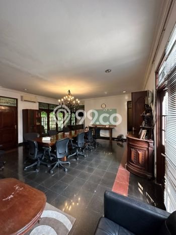 Siap Huni Rumah Mewah 7 Kamar di Menteng Dekat ke Mana Saja Siap Huni Rumah Mewah 7 Kamar di Menteng Dekat ke Mana Saja