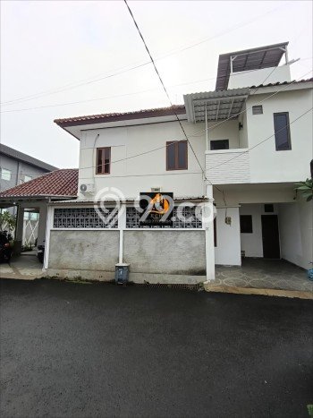 Hunian Cantik Modern Lb 210m2 di Kramat Jati, Jakarta Timur Hunian Cantik Modern Lb 210m2 di Kramat Jati, Jakarta Timur