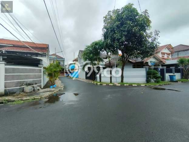 Rumah Strategis Modern Lb 200m2 di Cipondoh, Tangerang Rumah Strategis Modern Lb 200m2 di Cipondoh, Tangerang