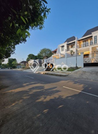 For Sale Rumah Mewah Exclusive di Duren Sawit, Jakarta Timur For Sale Rumah Mewah Exclusive di Duren Sawit, Jakarta Timur