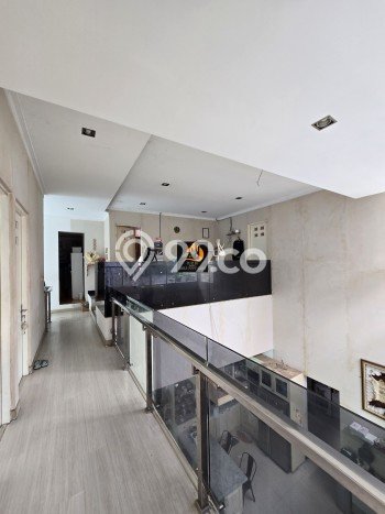 Jual Rumah Mewah Elegan Dengan View Eksklusif di Pondok Kelapa, Jakarta Timur Jual Rumah Mewah Elegan Dengan View Eksklusif di Pondok Kelapa, Jakarta Timur