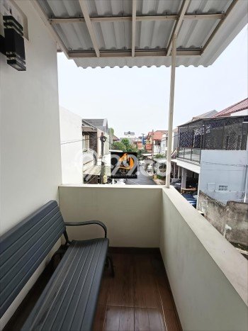 Hunian Cantik Modern Lb 210m2 di Kramat Jati, Jakarta Timur Hunian Cantik Modern Lb 210m2 di Kramat Jati, Jakarta Timur