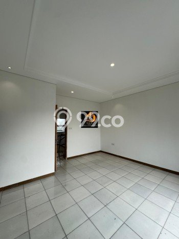Rumah Elit Modern Tanpa Renovasi di Rawamangun Jakarta Timur Rumah Elit Modern Tanpa Renovasi di Rawamangun Jakarta Timur