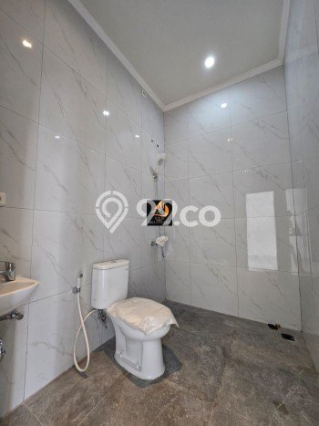Rumah Luas Asri 4 KT Siap Pakai di Cipinang Jakarta Timur Rumah Luas Asri 4 KT Siap Pakai di Cipinang Jakarta Timur