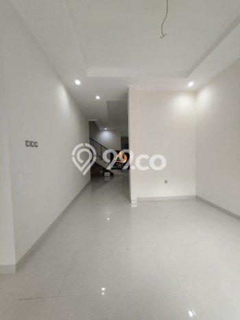 Rumah Elit LB 270m2 Siap Huni Desain Elegan di Pondok Kelapa, Jakarta Timur Rumah Elit LB 270m2 Siap Huni Desain Elegan di Pondok Kelapa, Jakarta Timur