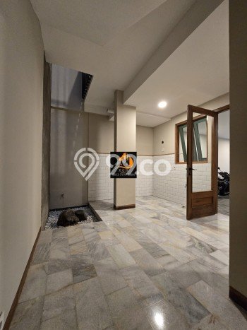 Rumah Luxury Modern Tanpa Renovasi di Rawamangun Jakarta Timur Rumah Luxury Modern Tanpa Renovasi di Rawamangun Jakarta Timur