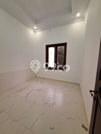 Hunian Elit LB 290m2 Siap Pakai Desain Elegan di Pondok Kelapa, Jakarta Timur Hunian Elit LB 290m2 Siap Pakai Desain Elegan di Pondok Kelapa, Jakarta Timur