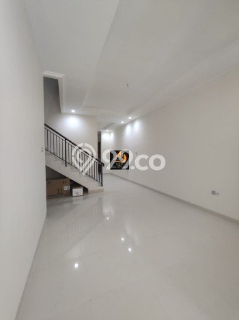 Rumah Elit LB 270m2 Siap Huni Desain Elegan di Pondok Kelapa, Jakarta Timur Rumah Elit LB 270m2 Siap Huni Desain Elegan di Pondok Kelapa, Jakarta Timur