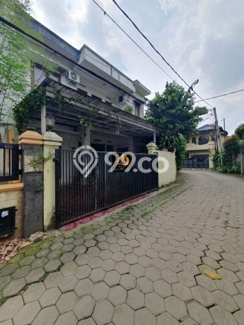 Ready to Use! Luxury House LT 214m2 Desain Elegan di Tanjung Barat Ready to Use! Luxury House LT 214m2 Desain Elegan di Tanjung Barat