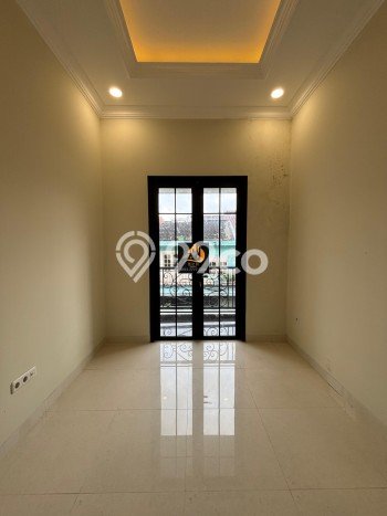 Dijual Rumah Luas Elegan Dengan View Eksklusif di Rawamangun, Jakarta Timur Dijual Rumah Luas Elegan Dengan View Eksklusif di Rawamangun, Jakarta Timur