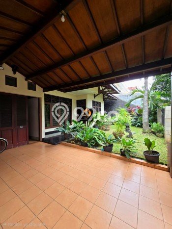 Hunian Elit LB 220m2 Siap Huni Desain Elegan di Pondok Kelapa, Jakarta Timur Hunian Elit LB 220m2 Siap Huni Desain Elegan di Pondok Kelapa, Jakarta Timur