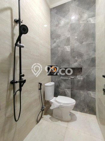 Jual Rumah Strategis Bagus Punya 4 KT di Ciracas Jakarta Timur SHM Jual Rumah Strategis Bagus Punya 4 KT di Ciracas Jakarta Timur SHM